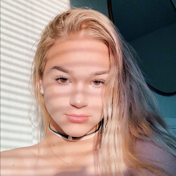 Meet your Posher, Leah - Picture 1 of 1